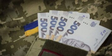 12 тысяч долларов за перевод и 400 долларов за пропуск: в ВСП проверяют возможные теневые схемы