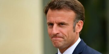 Макрон спасает европейские АЗС и предложил Украине “прекратить бить по российским НПЗ”
