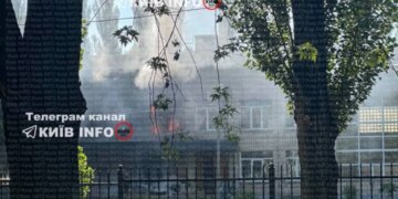 Россия утром ударила по Киеву: есть раненіе, повреждены школа и СТО. ФОТО