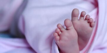 Голодная кома в два месяца: в Днепре будут судить родителей младенца, умершего от истощения
