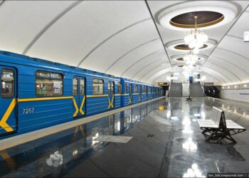 Комендантська година коротша — метро довше: у Києві змінюють графік підземки
