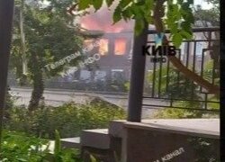 Потужний удар по Києву: у центрі зруйновано будівлю університету, є постраждалі