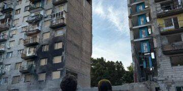 Вони приїжджають туди, звідки всі хочуть утекти: хто такі «Київські кажани»