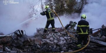 Склади горять, будинки пошкоджені: що відомо про атаку на Київщину