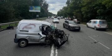 ДТП у Києві: рух паралізований в обох напрямках
