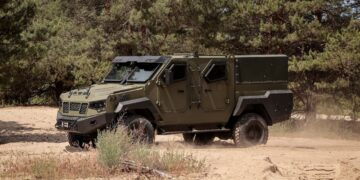Возит дроны, минометы и боеприпасы: армия получит новый бронированный пикап “Гюрза”