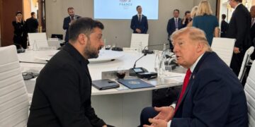 Axios: Трамп несколько раз просил Зеленского прекратить удары по российским НПЗ