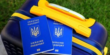 Перед виїздом до ЄС українкам радять отримати важливий документ: що потрібно попросити на кордоні