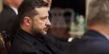 Зеленский: удар РФ по Киеву произошел как раз при обсуждении санкций с конгрессменами