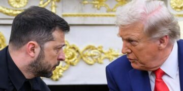 Bloomberg: Трамп снова уговаривал Зеленского поехать к Путину в Москву