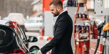 Бензин підбирається до 90 грн на деяких АЗС: скільки коштує пальне 10 вересня