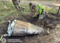 Вибухонебезпечний «подарунок» після атаки: біля будинків у Києві знайшли бойові частини