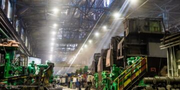 ArcelorMittal останавливает крупнейший металлургический комбинат Украины после четырех российских ударов