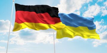 Глава МИД Германии призвал украинских мужчин вернуться домой: Берлин поможет установить их личности