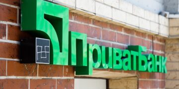 Новий рівень шахрайства: у ПриватБанку розповіли, як крадуть гроші через NFC і смартфон