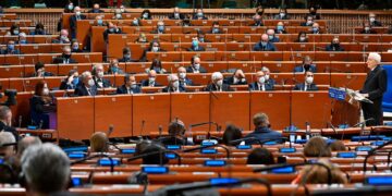 ПАРЄ закликала спрямовувати 10% коштів на відновлення України
