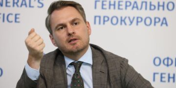 В Офисе генпрокурора опровергли “подозрение” директору НАБУ от Кравченко
