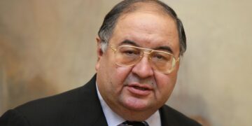 Олігархів РФ Усманова та Фрідмана поки лишили у санкційному списку, – журналіст