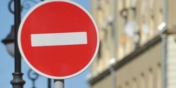 Рух паралізовано на двох вулицях Києва: де виникли обмеження