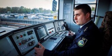 50 тисяч зарплати після навчання: у київському метро шукають машиністів