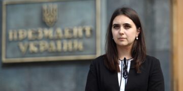 Зеленский подписал указ о санкциях против бывшего пресс-секретаря Юлии Мендель