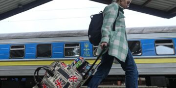 Задержки поездов по Украине достигли более 15 часов: какие рейсы отстают от графика