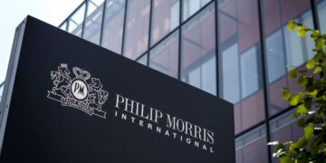 Philip Morris в Україні ризикує вдруге сплатити акциз за знищений РФ товар: у чому проблема закону