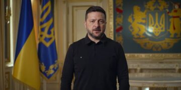 Зеленский предупредил авиакомпании и страховщиков: небо над Россией “закрывается”