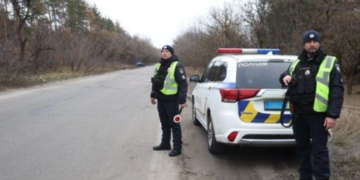 Роздавило на шматки: на Київщині сильний удар знищив автівку, – ФОТО