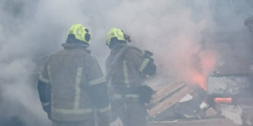 Евакуація після вибуху: в Києві виводили людей на вулицю