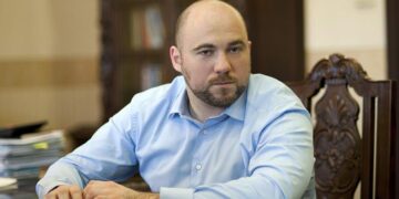 Столар заявляет об отказе банков в переводе его денег на залог