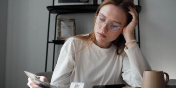 Гроші в доларах, кредити та кешбек: Тарас Козак розвінчав популярні міфи про фінанси