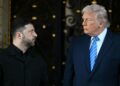 Трамп во время звонка с Зеленским снова просил прекратить удары по НПЗ РФ, – Axios