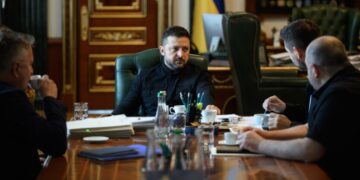 Три раунда переговоров и разговор тет-а-тет: Зеленский рассказал, что обсуждал с Уиткоффом и Кушнером