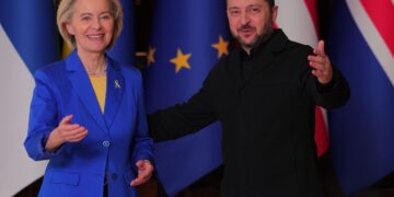 Зеленский впервые отреагировал на слухи о “напряженной” встрече с фон дер Ляйен
