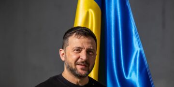 Зеленский рассказал, как Украина “по крохам” собирает сотни ракет у партнеров