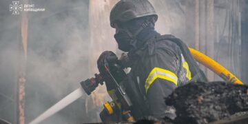 Вибиті вікна, пошкоджені оселі та постраждалий: Київщина оговтується після атаки