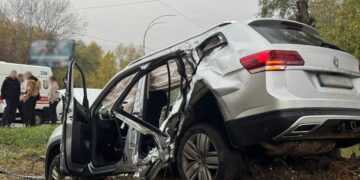 Смертельний удар об електроопору: у Києві загинув чоловік