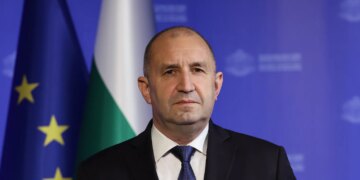 Прем’єр Болгарії закликав ЄС активніше вести діалог з рф і розкритикував постачання зброї Києву