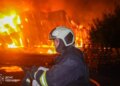 Новая атака на Киев: дрон попал в склады, возле жилого комплекса вспыхнул пожар