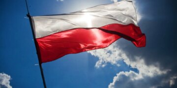 Російські дрони над Україною змусили Польщу оновити правила їх збиття – ось що зміниться