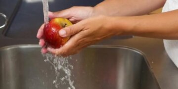 Воду в Украине могут подавать по графикам: верхние этажи оказались в зоне риска