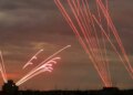 В Хмельницкой области обломки вызвали пожар на АЗС: есть раненые
