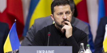 "З нас досить": Зеленський заявив про зняття блокування з ударів по російських НПЗ – FT