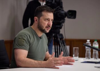 Мінвійни США відтерміновує "життєво необхідні постачання" для України – Зеленський