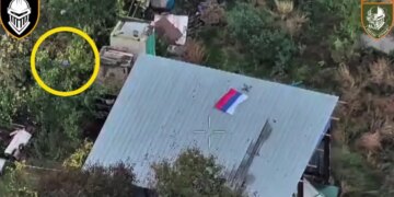 Попытка оккупантов снять пропагандистский ролик с триколором закончилась подрывом вертолета. ВИДЕО
