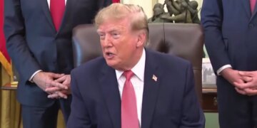 Трамп заявив, що російські танки застрягли під Києвом у 2022 році через найсильніший за 10 років дощ