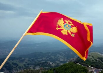 Россиянам и белорусам закрыли безвиз в Черногорию — решение правительства вступит в силу 1 ноября