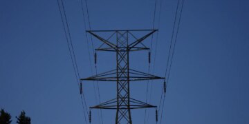 рф знову атакувала енергетику – де є перебої зі світлом