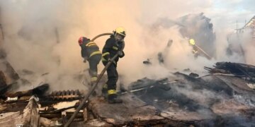 Один погибший, 11 раненых: Россия ударила по Днепропетровщине — под удар попали Днепр, Никопольщина и Криворожье. ФОТО